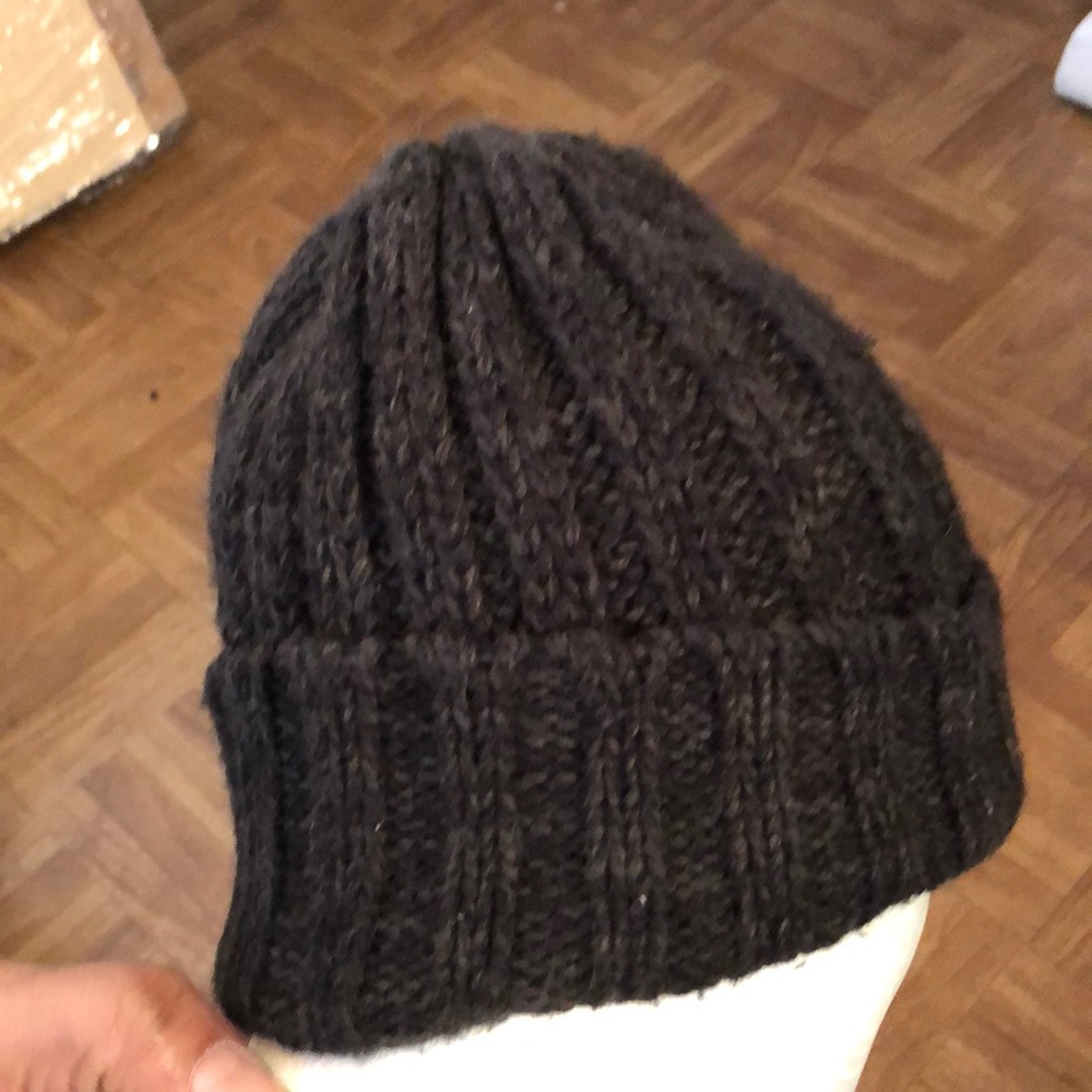 Simple skully hat - Picture 3 of 5